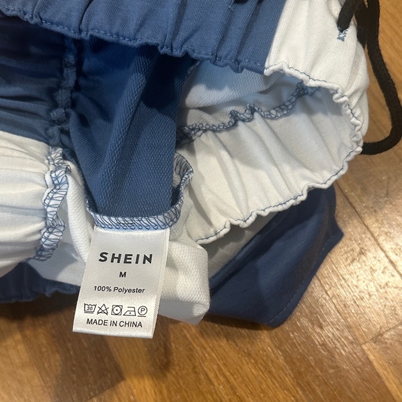 Shein | Women’s Blue and White Colorblock Crop Top and Shorts Set - Picture 7 of 11